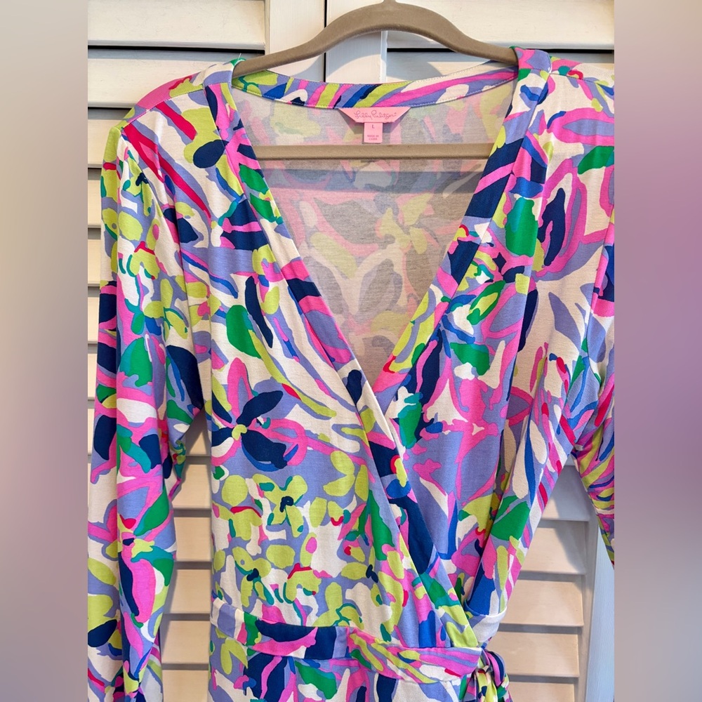 Lilly Pulitzer Karlie Wrap Romper in Abstract Tropical Floral Print SZ L - Picture 3 of 8
